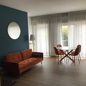  Apartment Glam